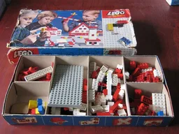 Basic Building Set in Cardboard