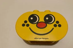 Duplo, Brick 2 x 4 x 2 Rounded Ends with Freckle Face with 'offert par Pampers' Pattern