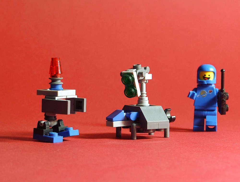 Lego Benny's Beta-I Space Station Robots