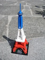 Tour Eiffel couleurs francais