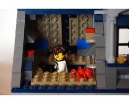 70617 Modular - Secret Hideout