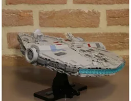 Millennium Falcon 1:110 scale