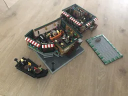 Modular Central Perk Cafe & Pub