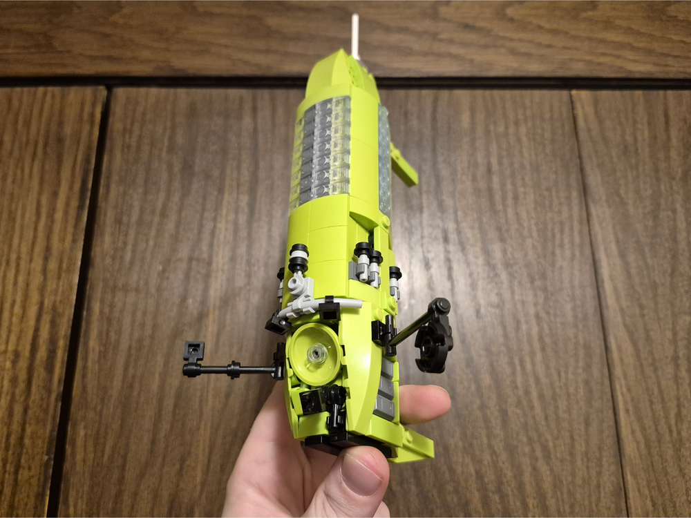Lego Deepsea Challenger - Minifig Scale