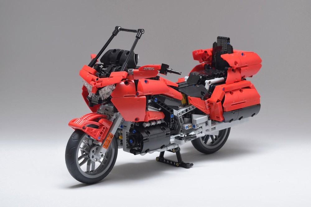Lego 2018 Honda Gold Wing GL1800 (1:7) Red