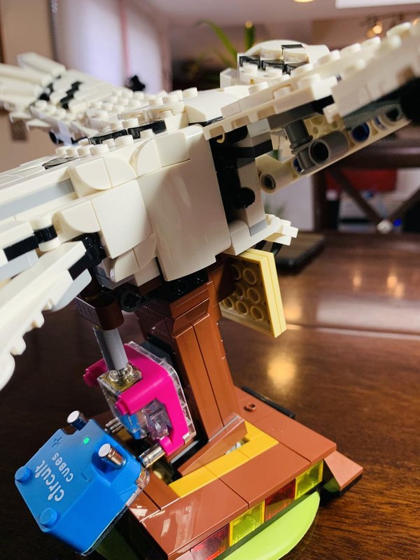 Lego Hedwig 75979 Compact Motorization with Circuit Cubes