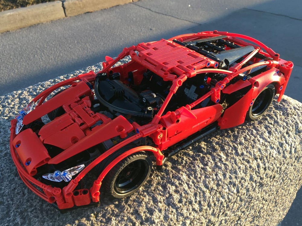 Lego Ferrarl F8 Tributo