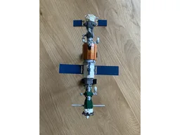 Salyut 6 docking – 1:110