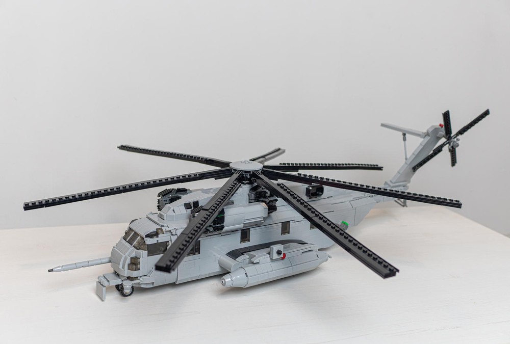 Lego Sikorsky CH-53E Super Stallion - 1:35 Scale