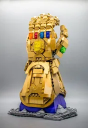 Infinity Gauntlet alternative stand