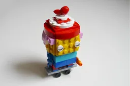 10403 Brickheadz Skater