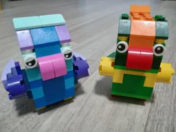 Mini parrots brickheadz