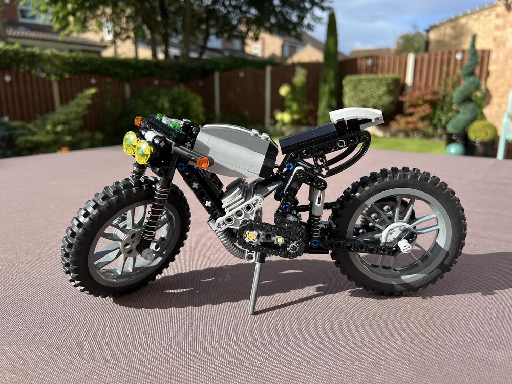 Lego Cafe Racer Triple