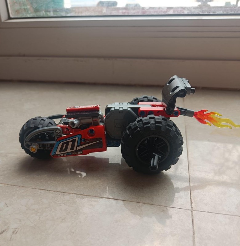 Lego 42073- pull back drag car