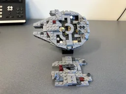Micro Millennium-Falcon