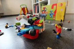 10402 Spaceship