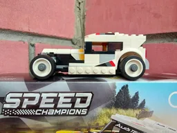 76897 Old Car