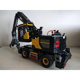 RC undercarriage for Material Handler