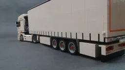 Curtainsider semi-trailer