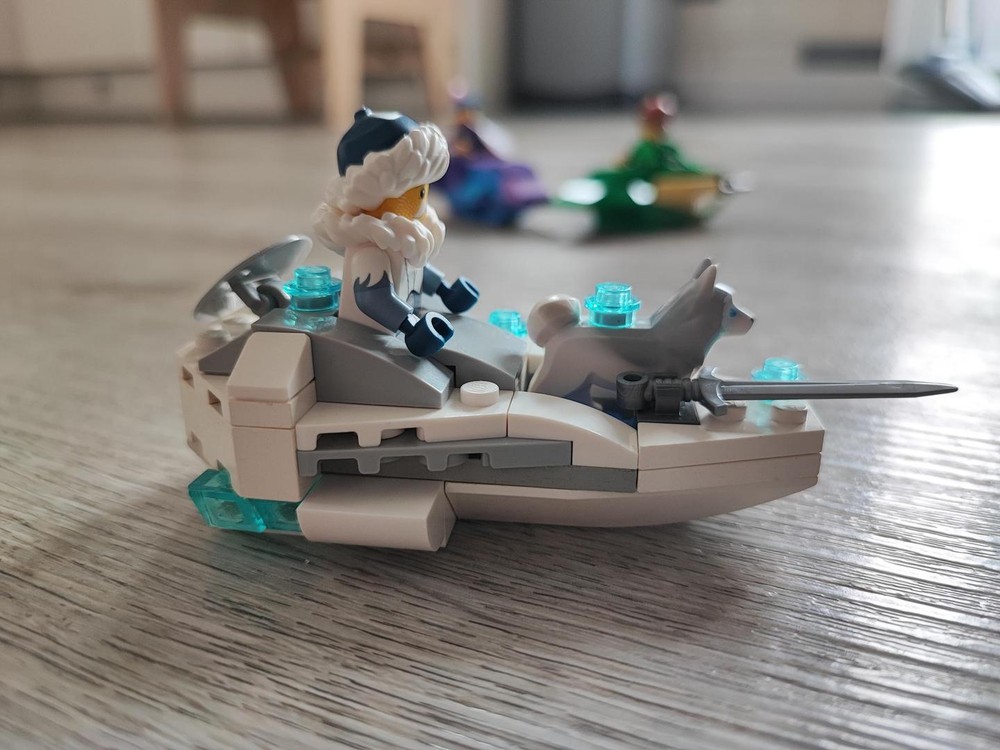 Lego Minifigure Ships: Snow Guardian