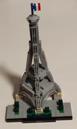 21044 Eiffel tower display