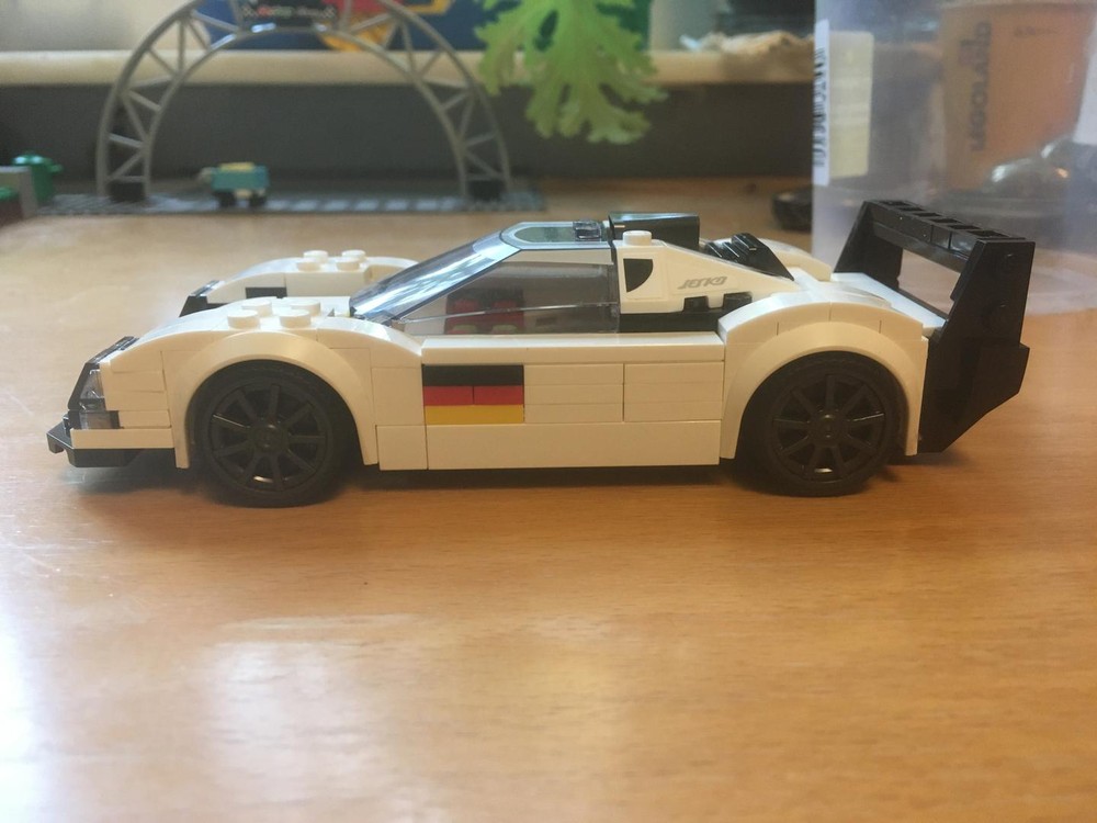 Lego 76900 German Le Mans race car