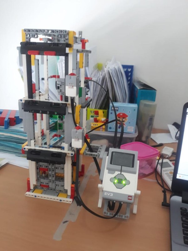 Lego ev3 elevator
