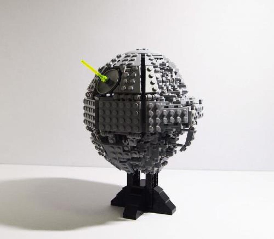 Lego Death Star II midi-scale