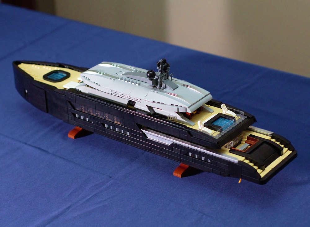 Lego Midi-Scale Yacht - 2,977 Pcs, Exterior and Interior