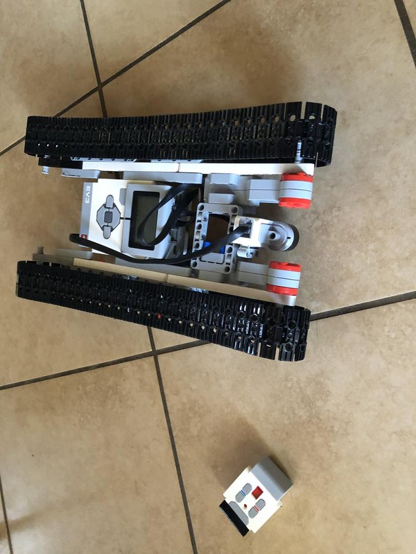 Lego Mindstorms Tank V1