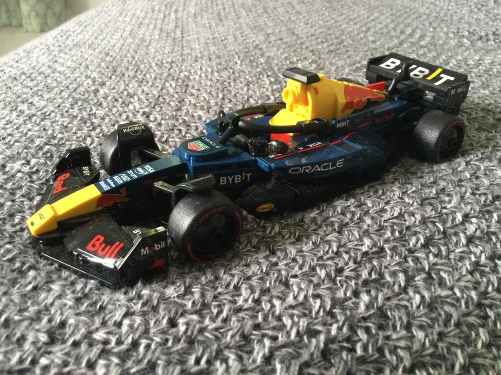 Lego Oracle Red Bull Racing RB20 F1 Race Car side mod