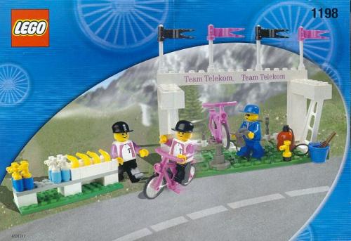 Lego Service Team - 2 Bikers with Service Tools