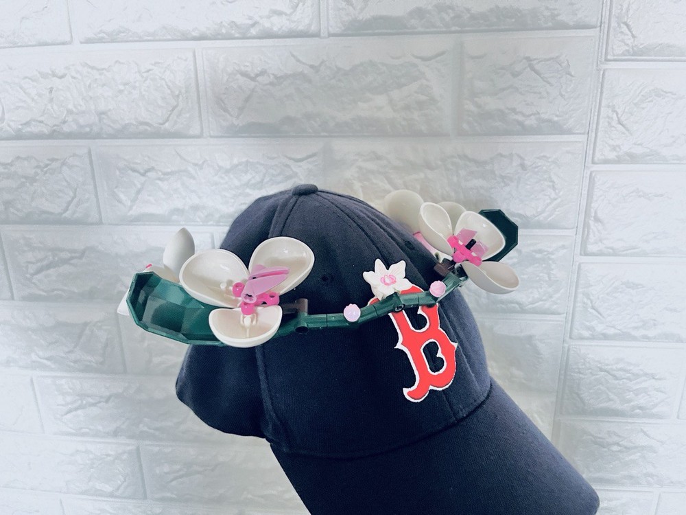 Lego Flower Crown(Wreath) using 10311 Orchid
