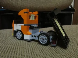 31017: Dump Truck