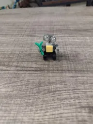 WALL-E (minifigure scale)