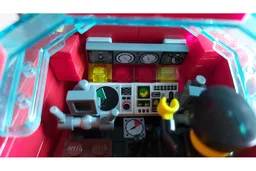 Embraer E-195 plane (White)