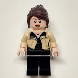 Qi'ra, Tan Jacket
