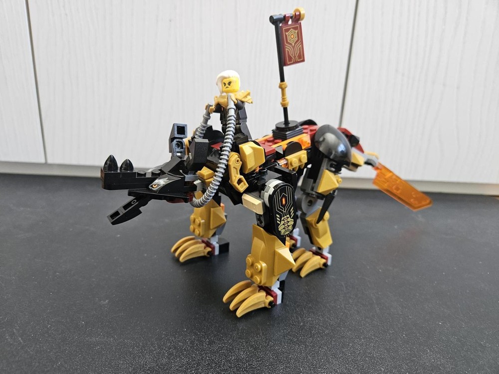 Lego Hunter Hound Alternatebuild of 71796 + 71790