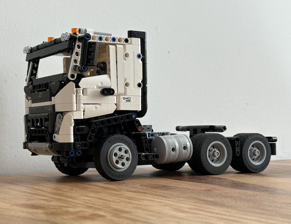 Lego 42175 Volvo Truck 6X4 RC