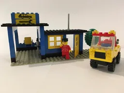 Auto Service Station