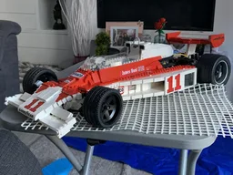 McLaren M23 - scale 1:8