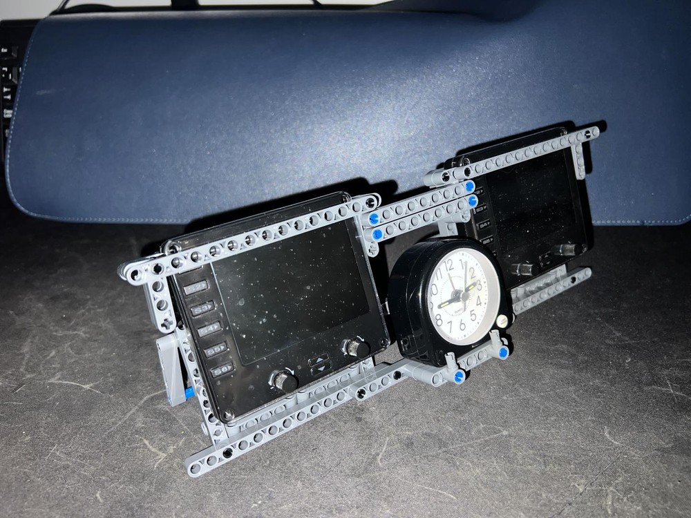 Lego Double stand for Flight Instrument Panel (Flight Simulator)