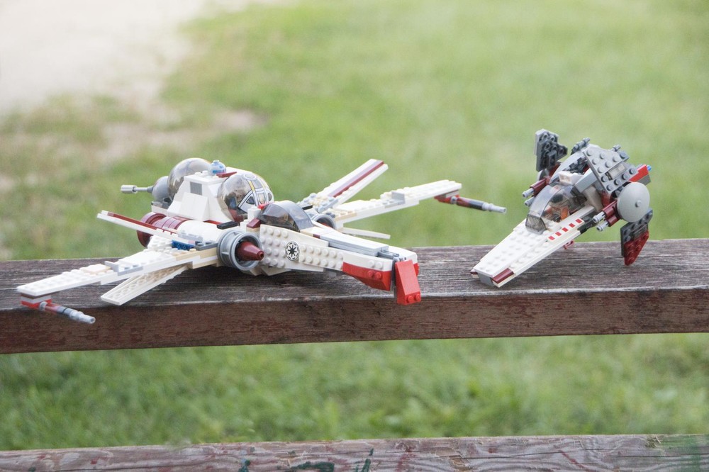 Lego ARC-170 Fighter and V-Wing 7676 Alternate Build
