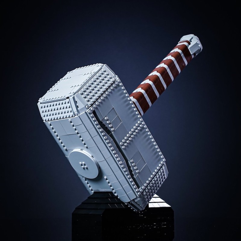 Lego Bricker Builds Mjölnir – Thor's Hammer (Fully Wieldable!)
