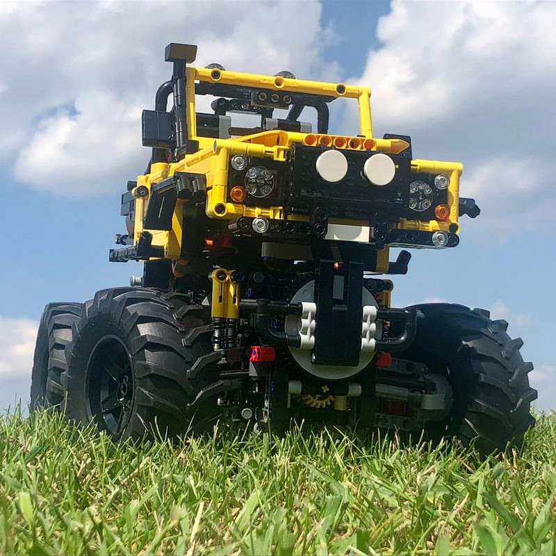 Lego 42099 Body: Land Rover 90 Trophy Truck (X-treme Off-Roader mod)