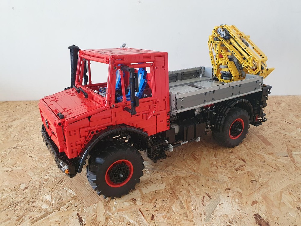 Lego Mercedes-Benz Unimog u5023 with a 16 speed gearbox, and with Crane and bed