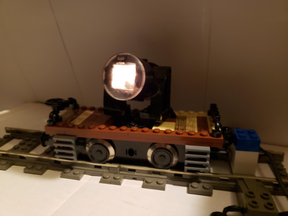 Lego 9V Powered Floodlight Car