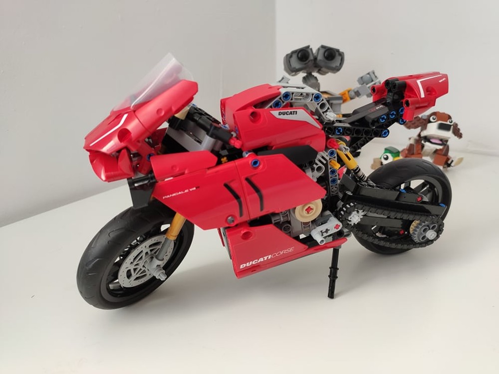 Lego Retractable kickstand MOD for Ducati Panigale 42107