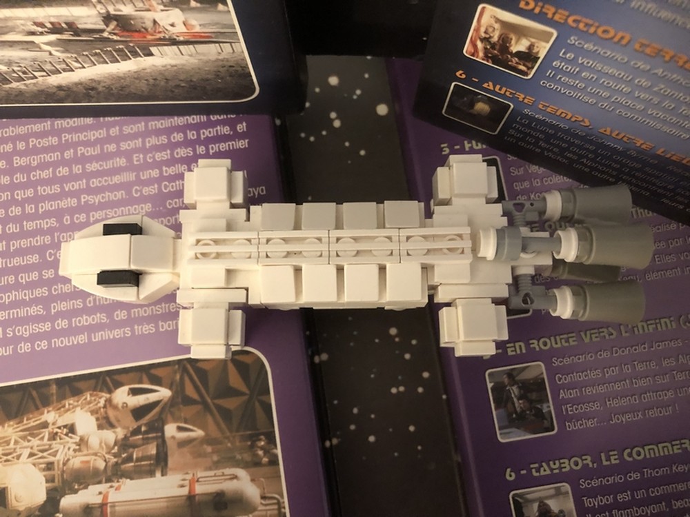 Lego Cosmos 1999 - Eagle Tranporter Pod v2