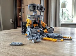 WALL-E 21303 modification bundle: body, tracks, solar panel, eyebrows & hands